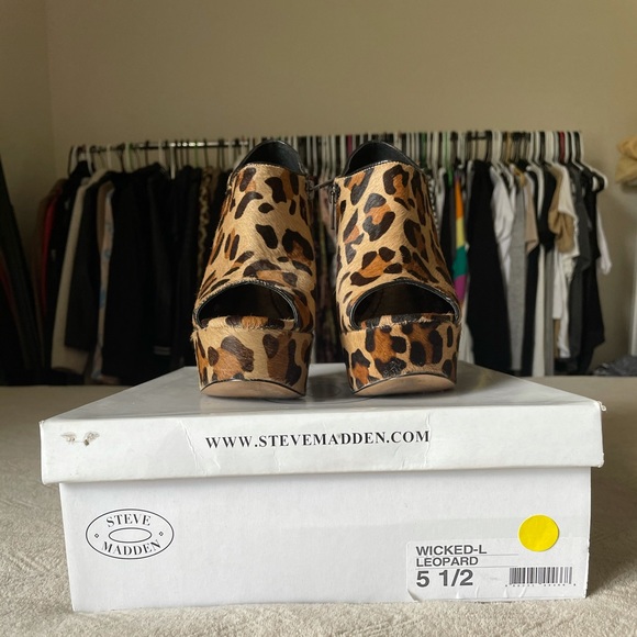 Steve Madden Wicked Leopard Wedge heel - Picture 2 of 6
